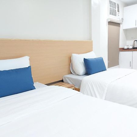 Airobedz Mckinley - Near Sm Aura Hotel Manila Kültér fotó