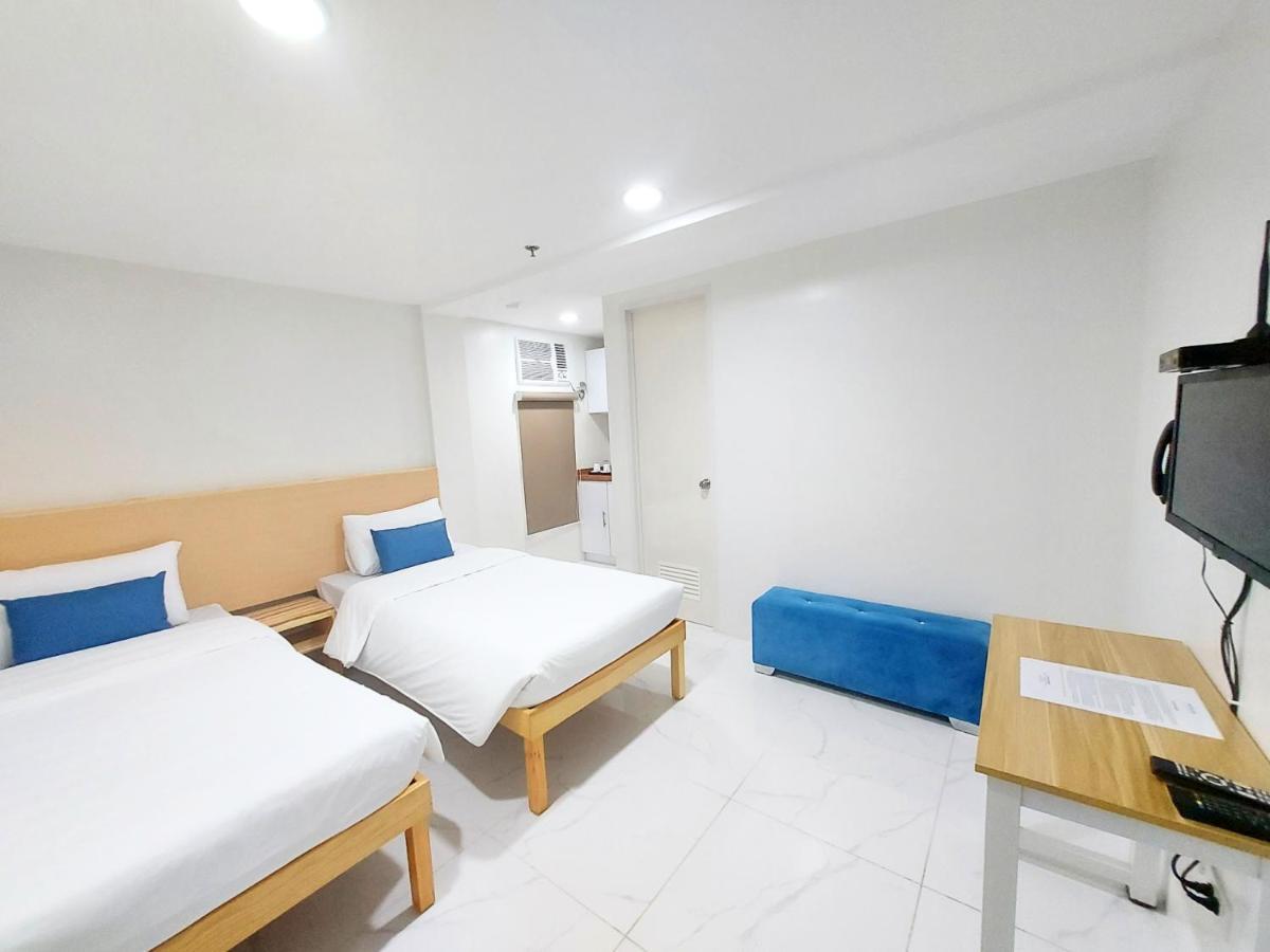 Airobedz Mckinley - Near Sm Aura Hotel Manila Kültér fotó