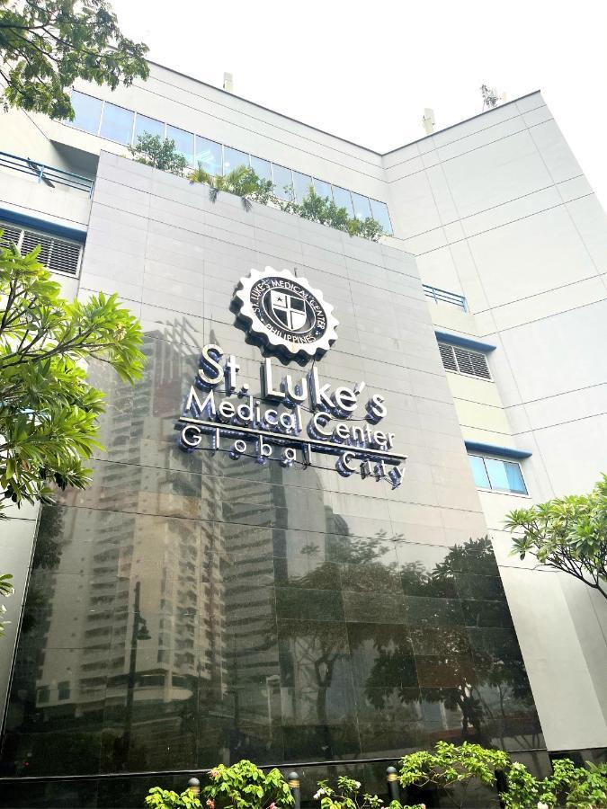 Airobedz Mckinley - Near Sm Aura Hotel Manila Kültér fotó
